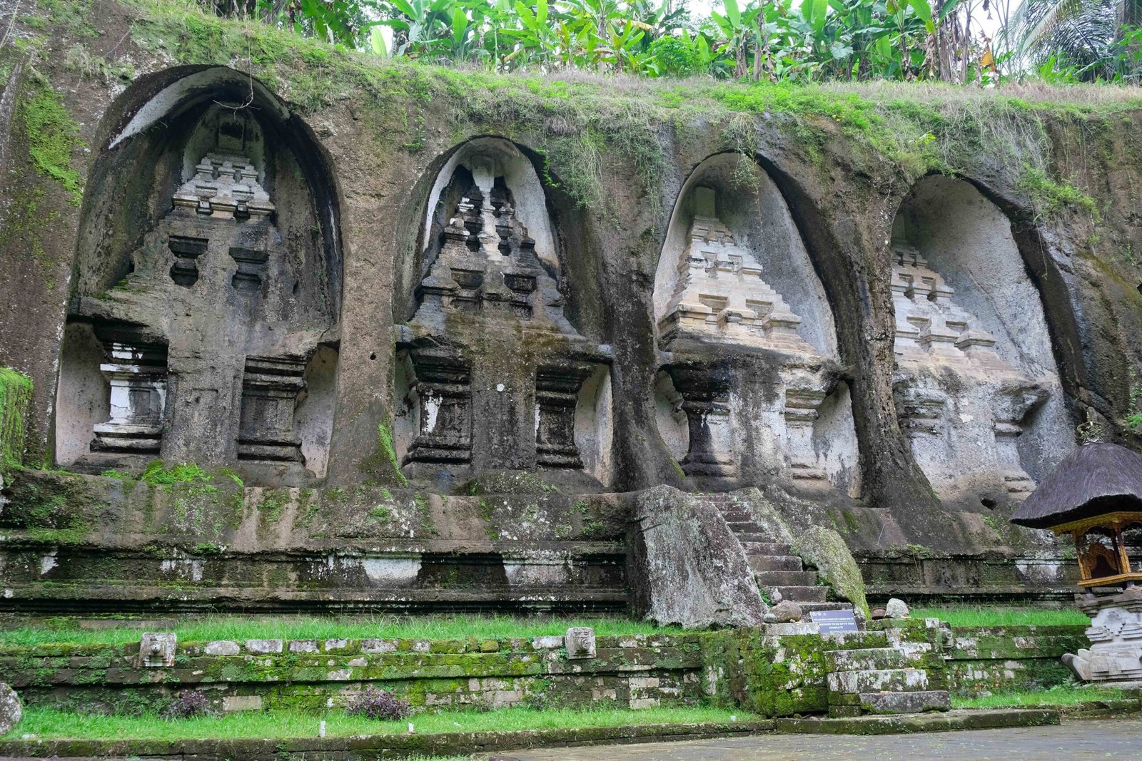 https://www.jabalivacation.com/wp-content/uploads/2022/11/Gunung-kawi-temple.jpg