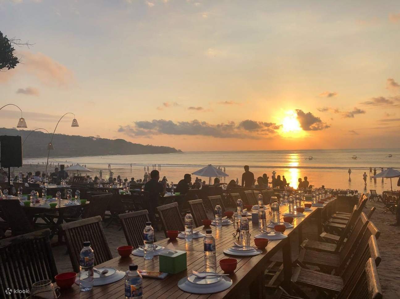 https://www.jabalivacation.com/wp-content/uploads/2022/11/Jimabaran-bay-seafood-dinner.jpg