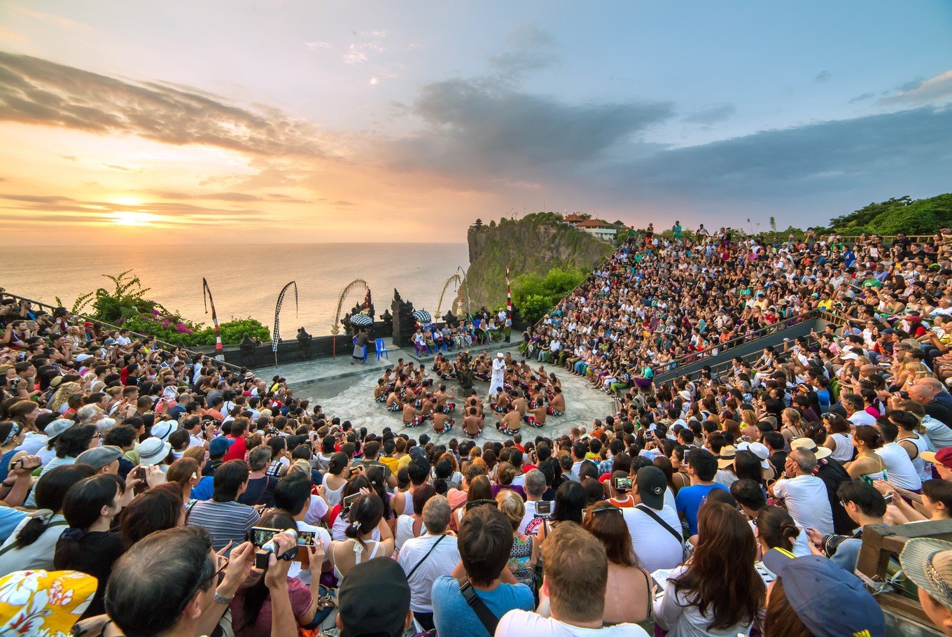 https://www.jabalivacation.com/wp-content/uploads/2022/11/Kecak-dance.jpg