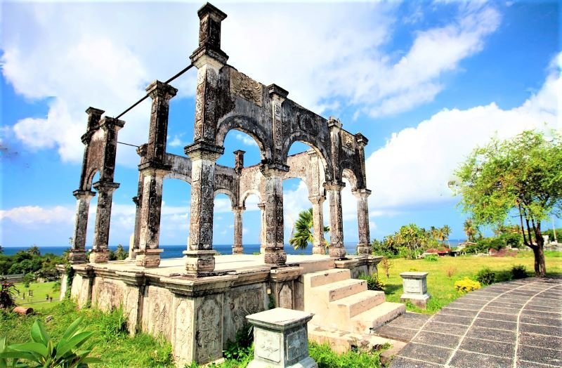 https://www.jabalivacation.com/wp-content/uploads/2022/11/Taman-ujung-soekasada-1.jpg